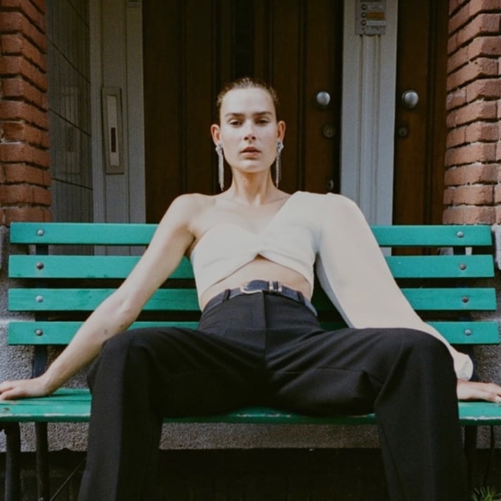 NWT Zara Asymmetrical Crop Top in White size Large